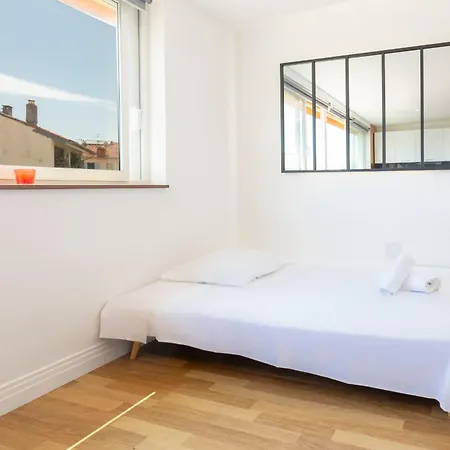 아파트 Vauban Stylish 1-bedroom In Center With Ac 앙티브